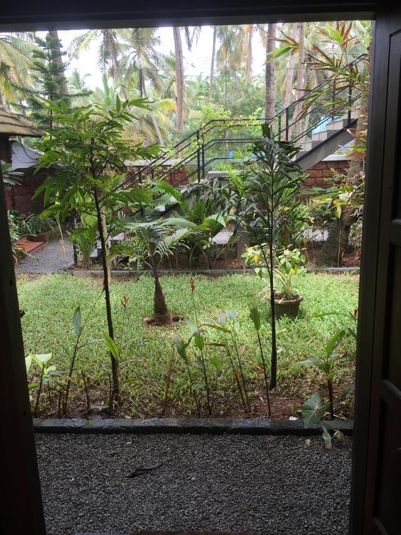 Hotel 36 Palms Boutique Retreat Cherai Beach Esterno foto